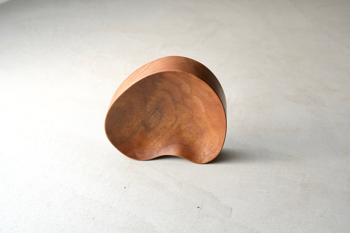 tabine “mitten tray / Walnut” (742)