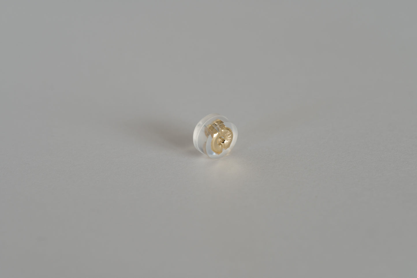 18k gold pebble earrings / one