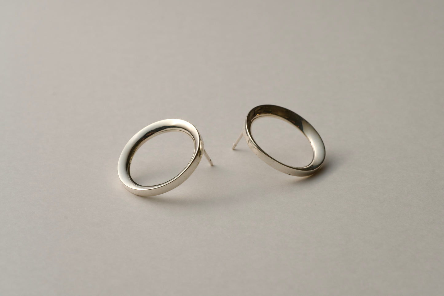 Silver ring earrings / one