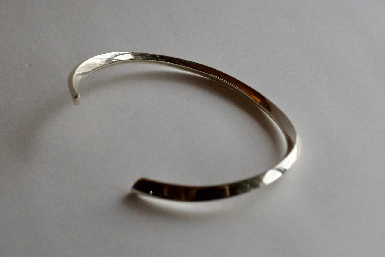 [003] Silver Edge Bangle