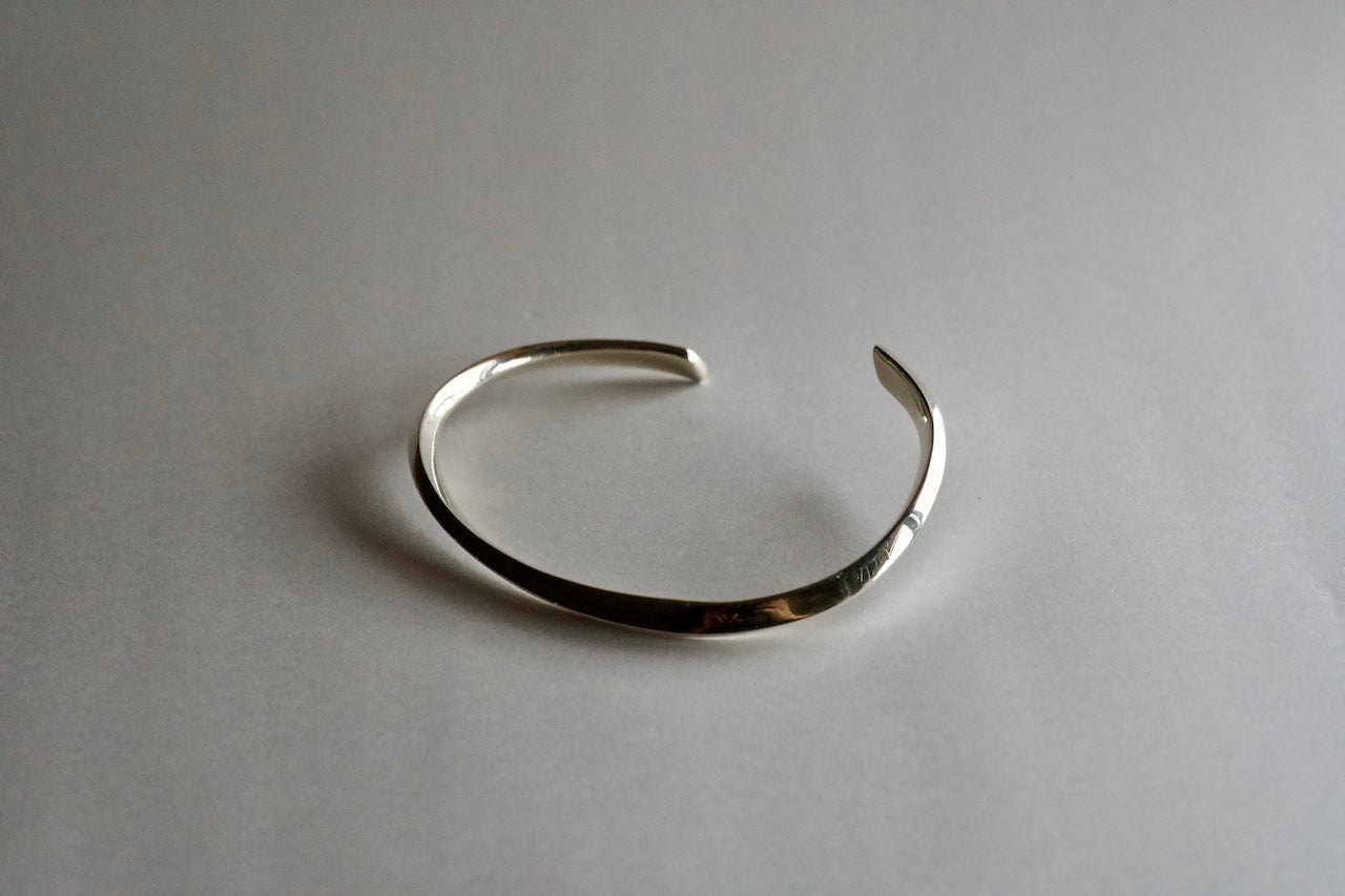 [003] Silver Edge Bangle
