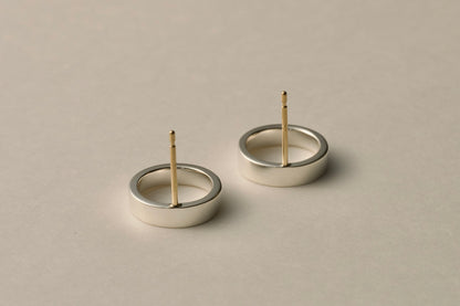 銀のリングピアス / ひとつ