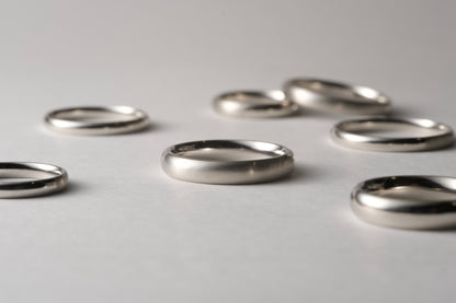 Platinum Classic Oval Ring / 2.0ｍｍ～5.0ｍｍ
