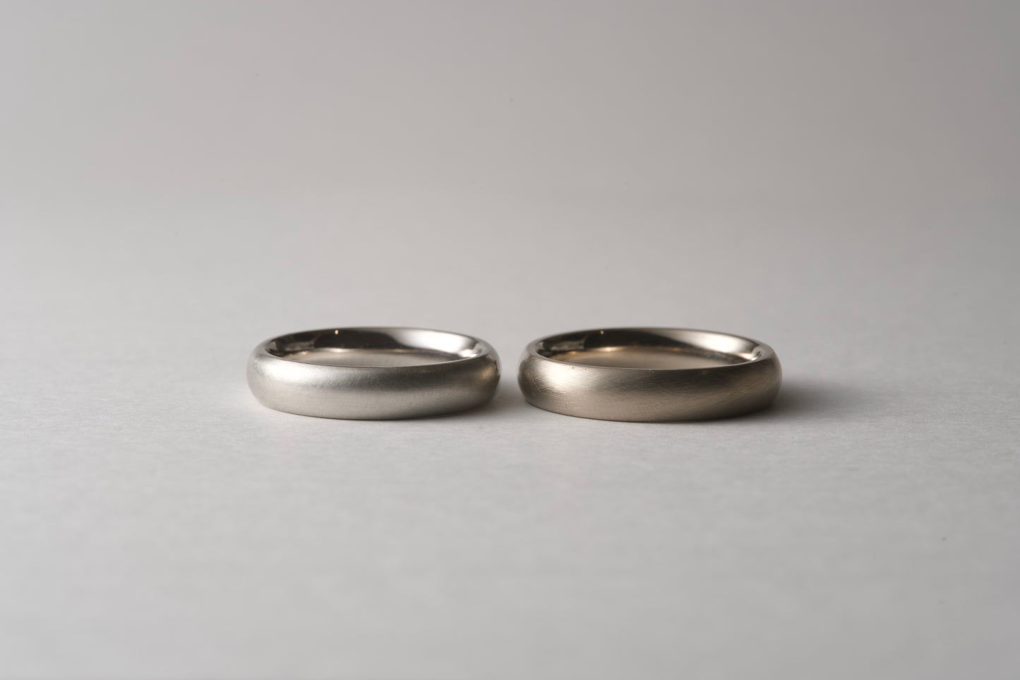 Platinum Classic Oval Ring / 2.0ｍｍ～5.0ｍｍ