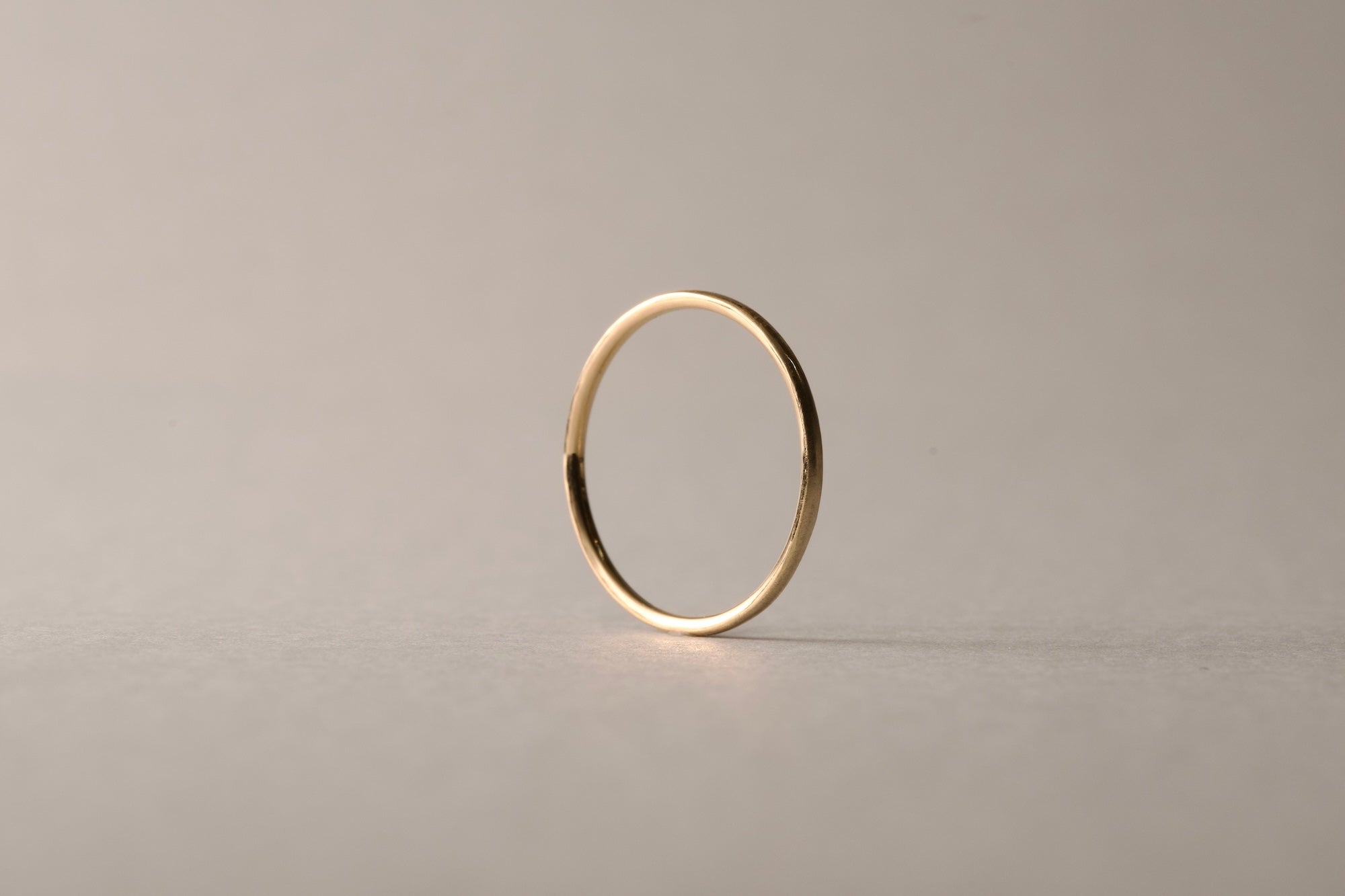 18金の華奢な指輪 / 1.0mm – dzdz Online Store