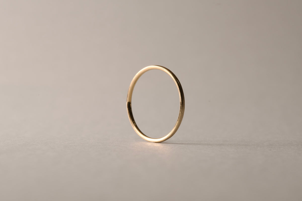 18金の華奢な指輪 / 1.0mm