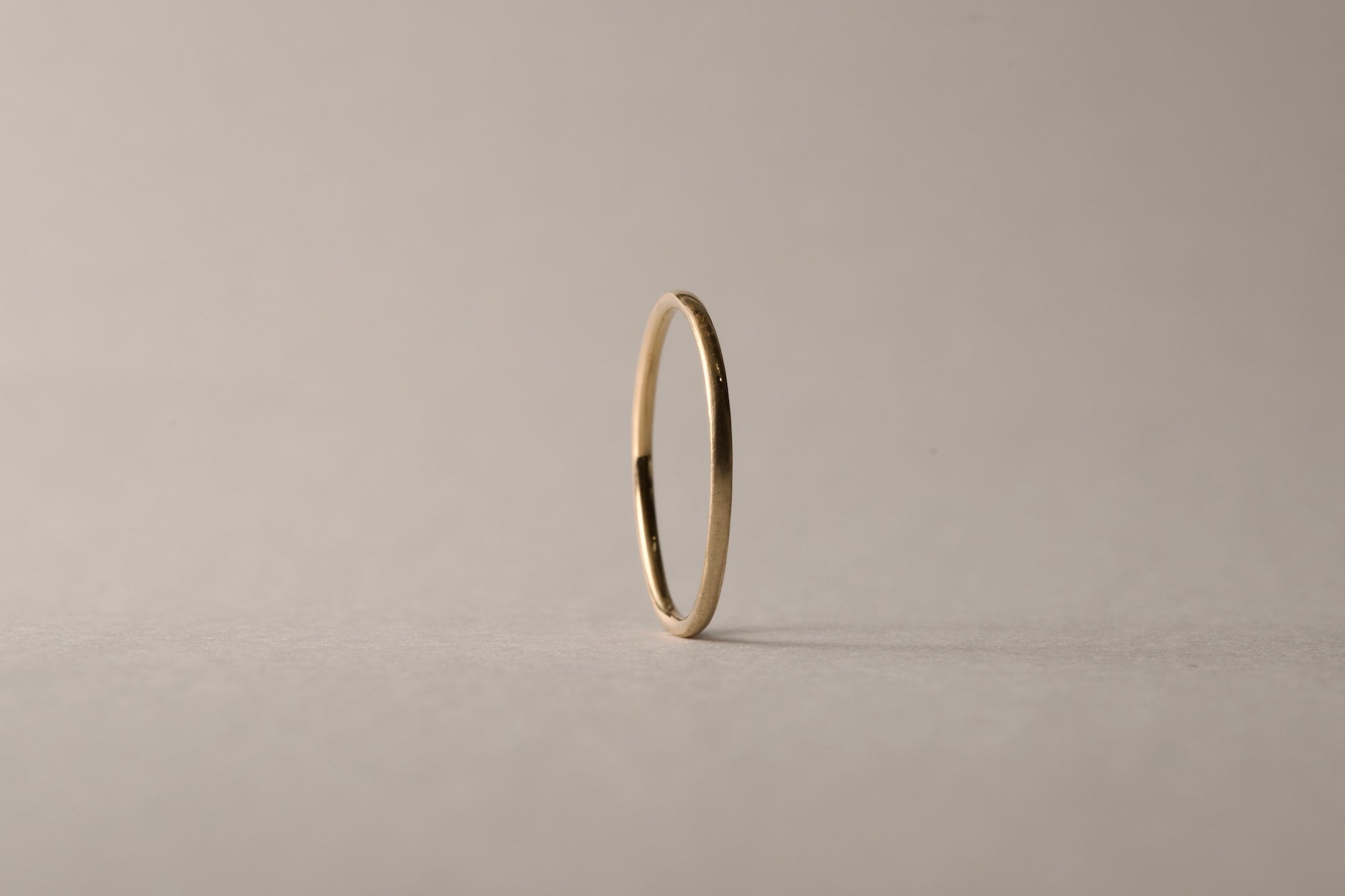 18金の華奢な指輪 / 1.0mm – dzdz Online Store