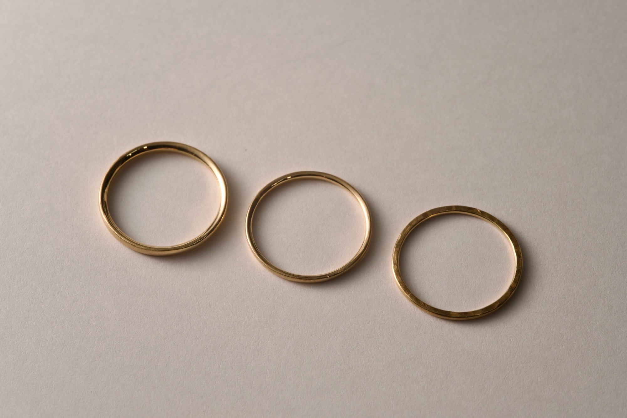 18金の華奢な指輪 / 1.5mm – dzdz Online Store