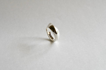 〔001〕Silver Edge Ring