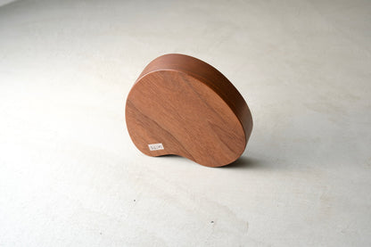 tabine “mitten tray / Walnut” (742)
