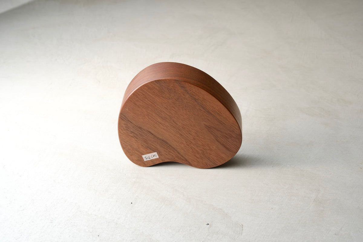 tabine “mitten tray / Walnut” (742)