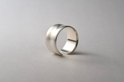 大振りな銀の指輪 / 12.0mm
