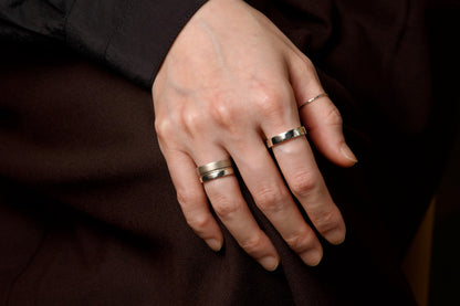 銀の四角い指輪 / 2.5mm