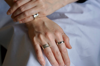 銀の四角い指輪 / 4.0mm