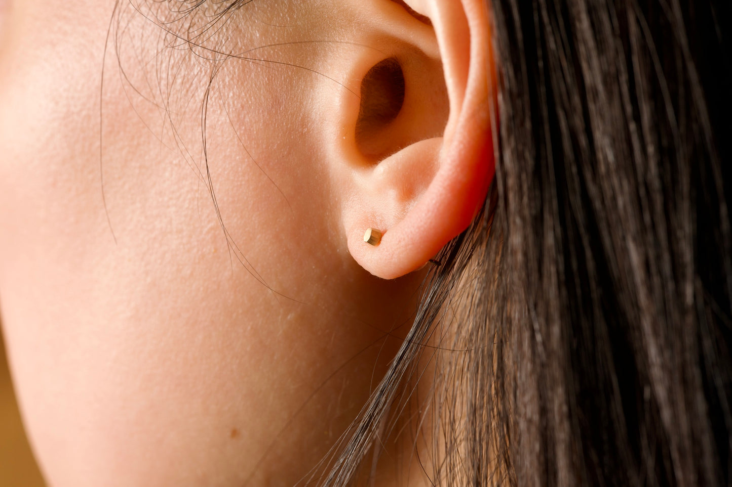 18金の小石ピアス / ひとつ