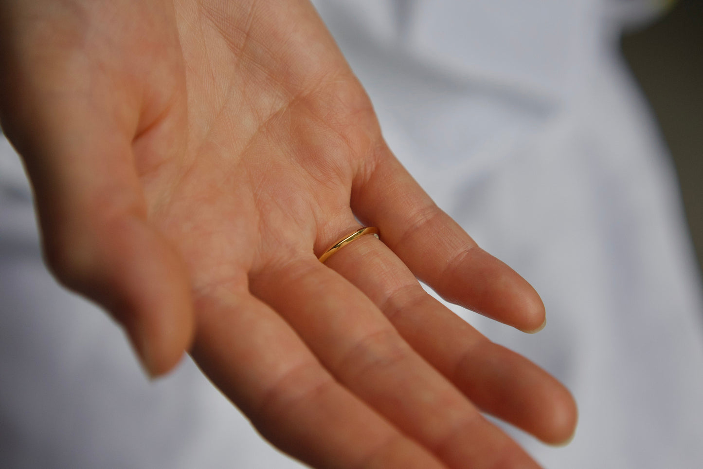 角ばった18金の指輪  / 1.8mm