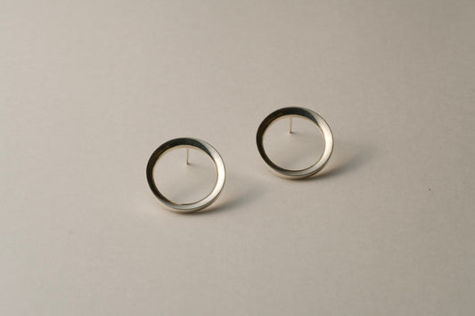 銀のリングピアス / ひとつ