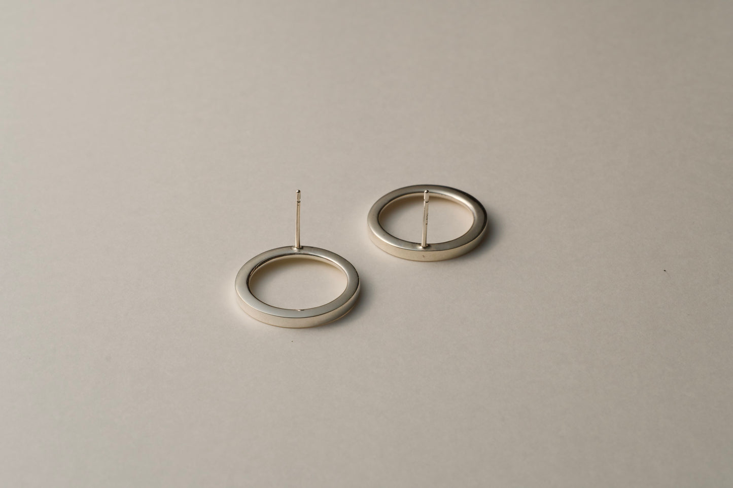 銀のリングピアス / ひとつ