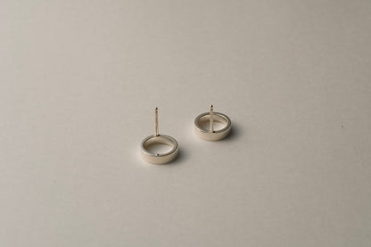 小さな銀のリングピアス / ひとつ