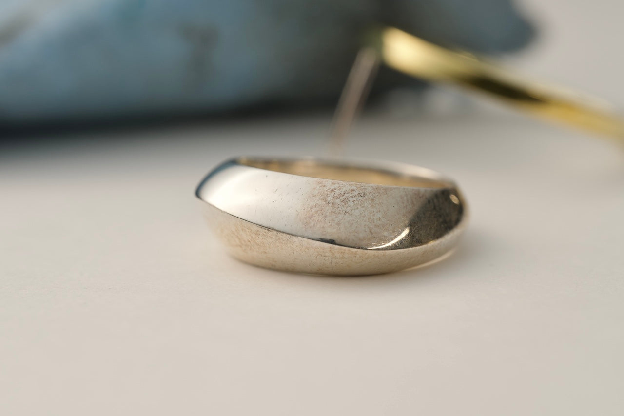 つや仕上げ用の黒ずみ取り除きクロス