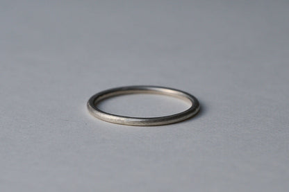 銀の華奢な指輪 / 1.0mm