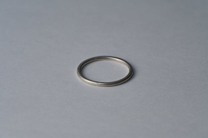 銀の華奢な指輪 / 1.0mm
