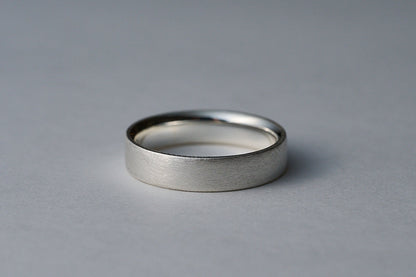 銀の四角い指輪 / 4.0mm