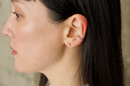 18k gold pebble earrings / one