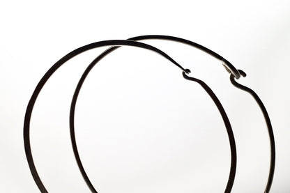 槌で叩き上げた腕輪 / 曲げフック