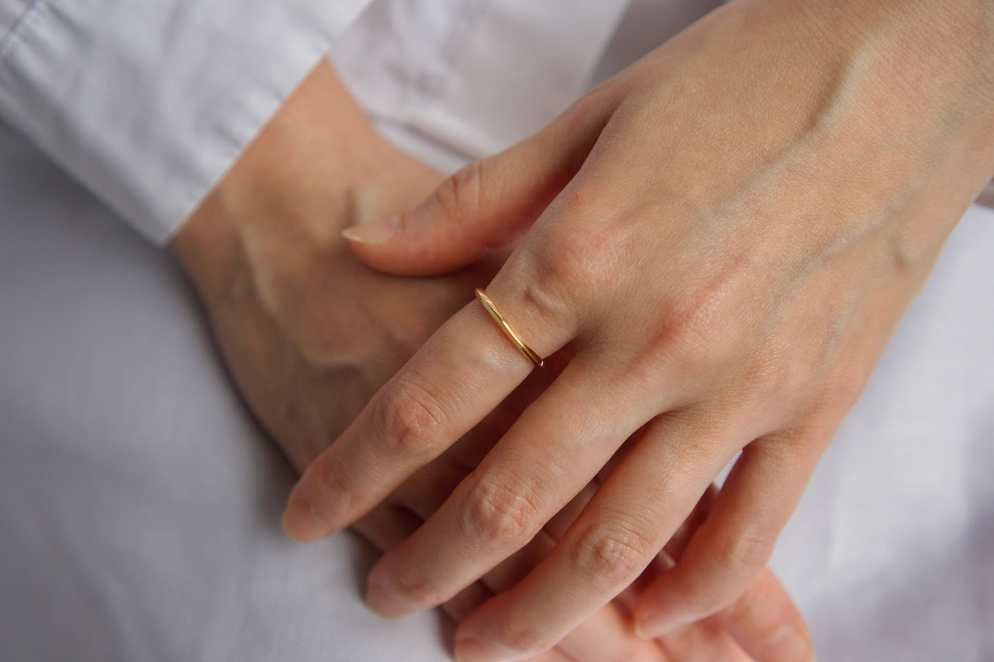 角ばった18金の指輪  / 1.8mm