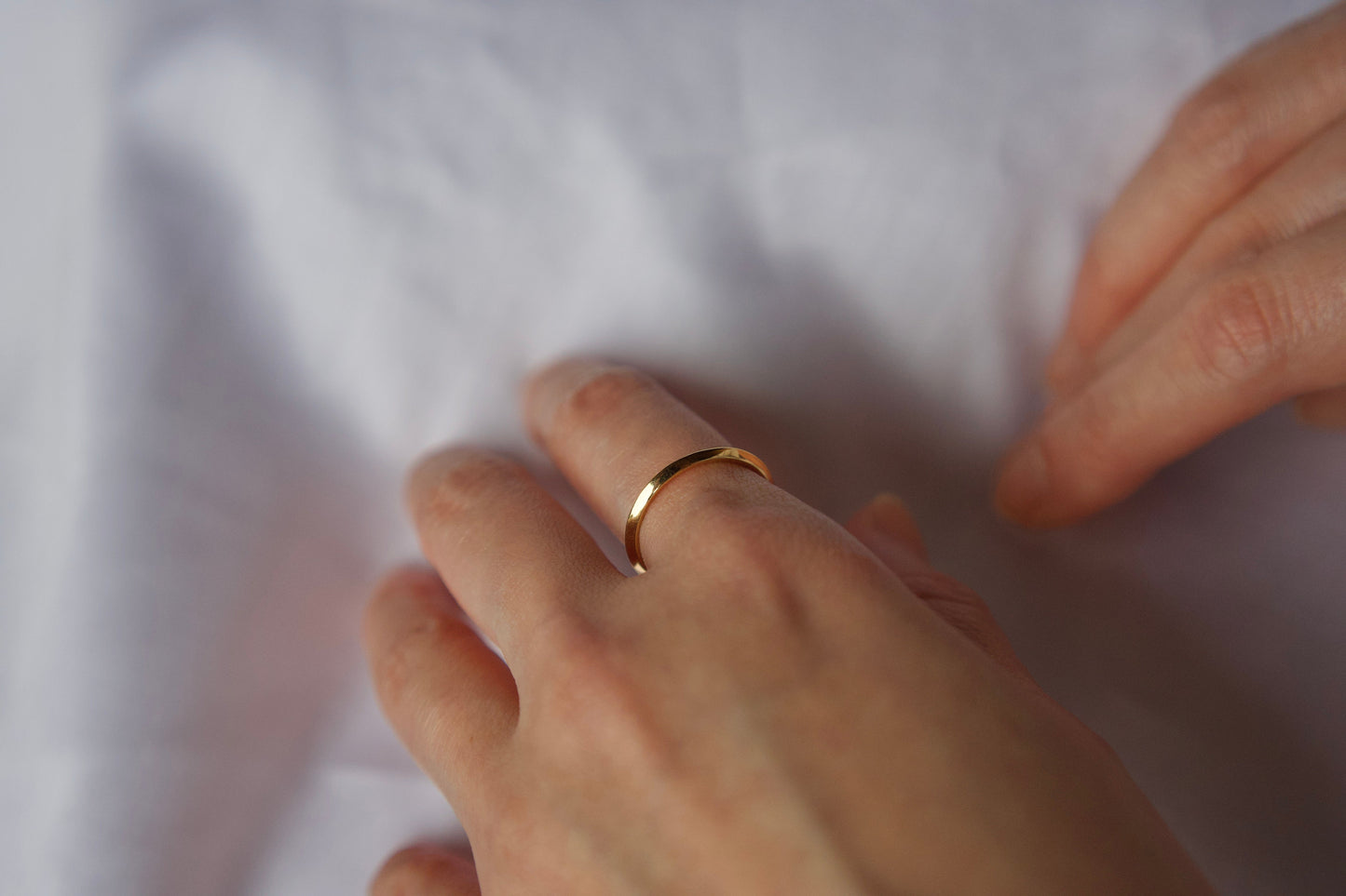 角ばった18金の指輪  / 1.8mm