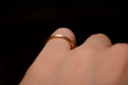 角ばった18金の指輪  / 1.8mm