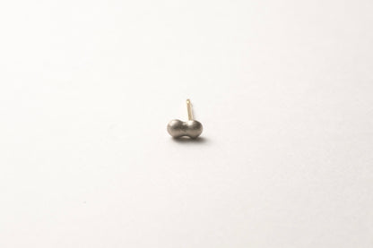 18k gold pebble earrings / one