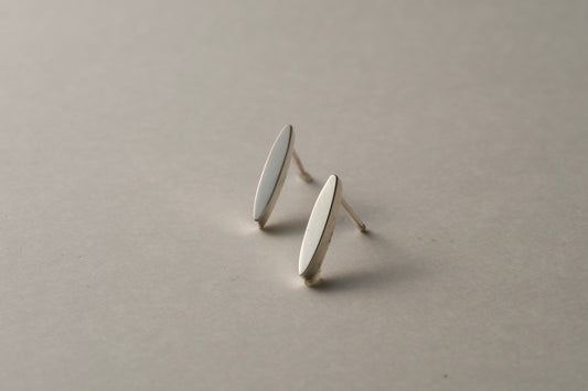 Raindrop-like earrings / 1 piece
