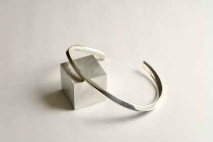 [003] Silver Edge Bangle