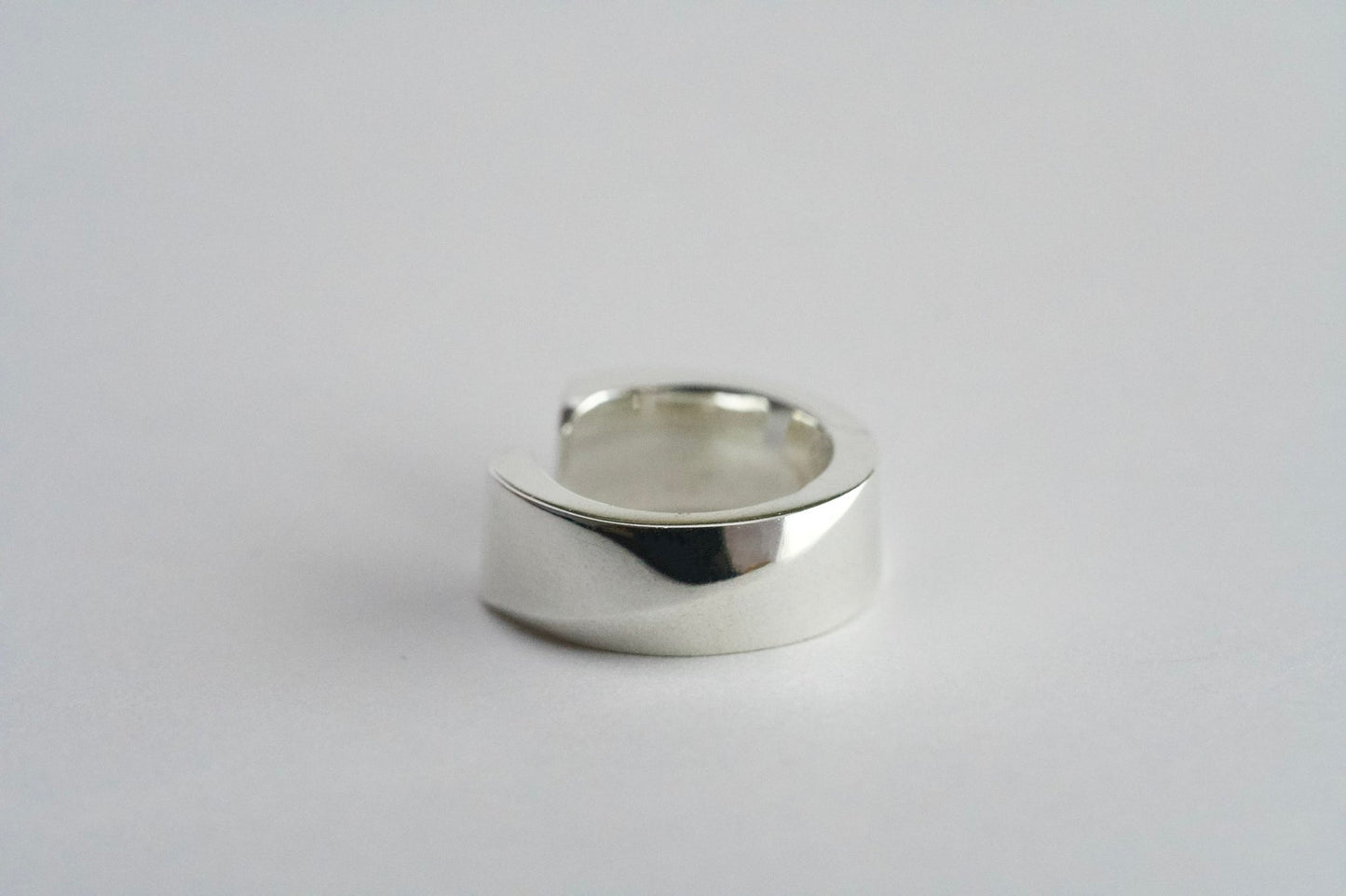〔002〕Silver Edge Ear cuff