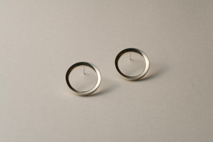 Silver ring earrings / one