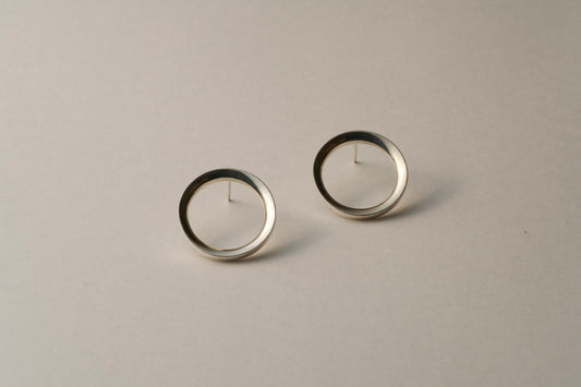 Silver ring earrings / one