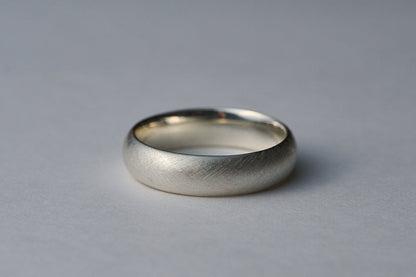 Silver round ring / 4.5mm