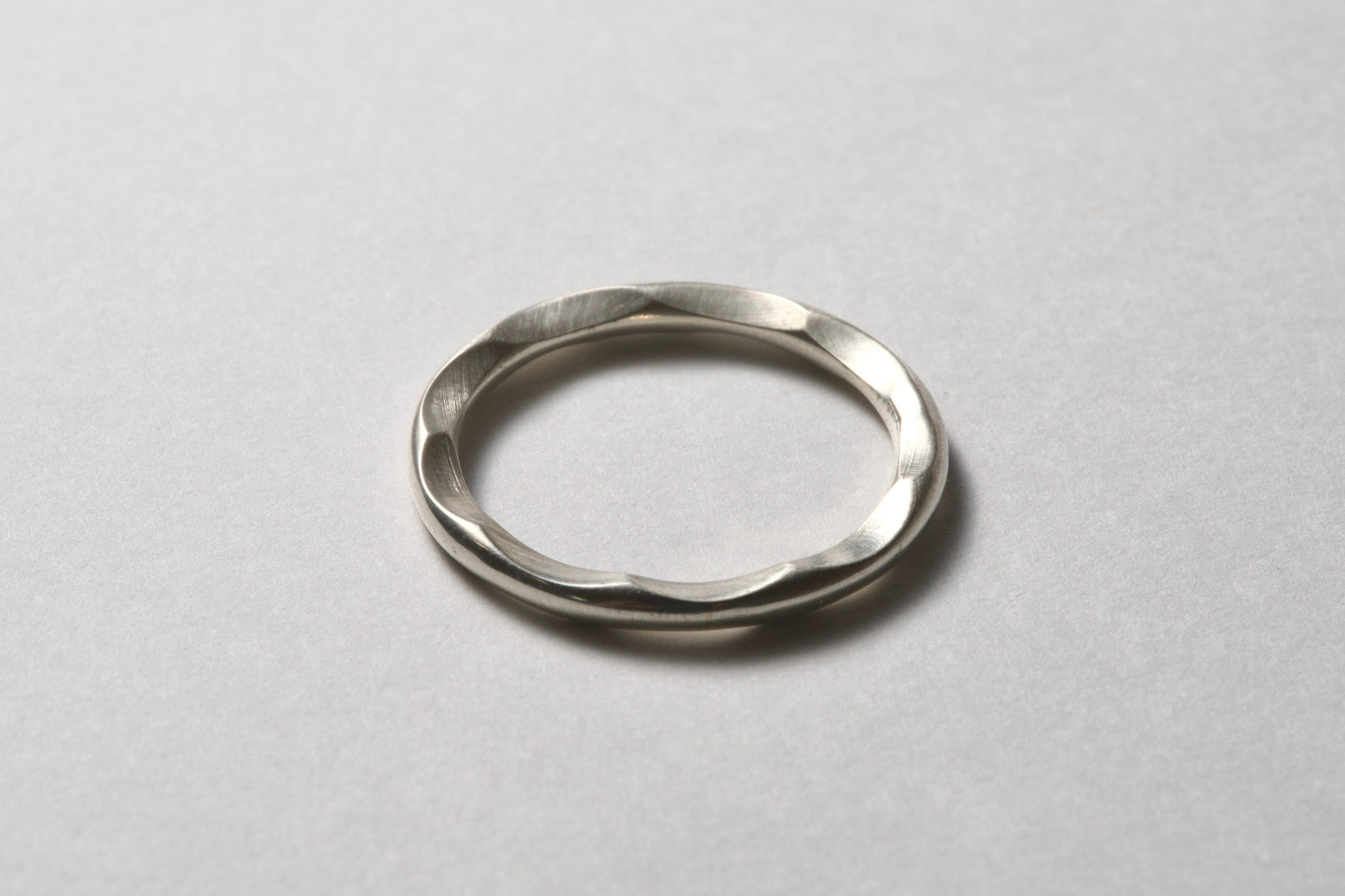 Wavy silver ring / 1.8mm