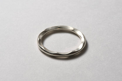 Wavy silver ring / 1.8mm