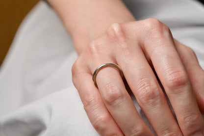 Wavy silver ring / 1.8mm