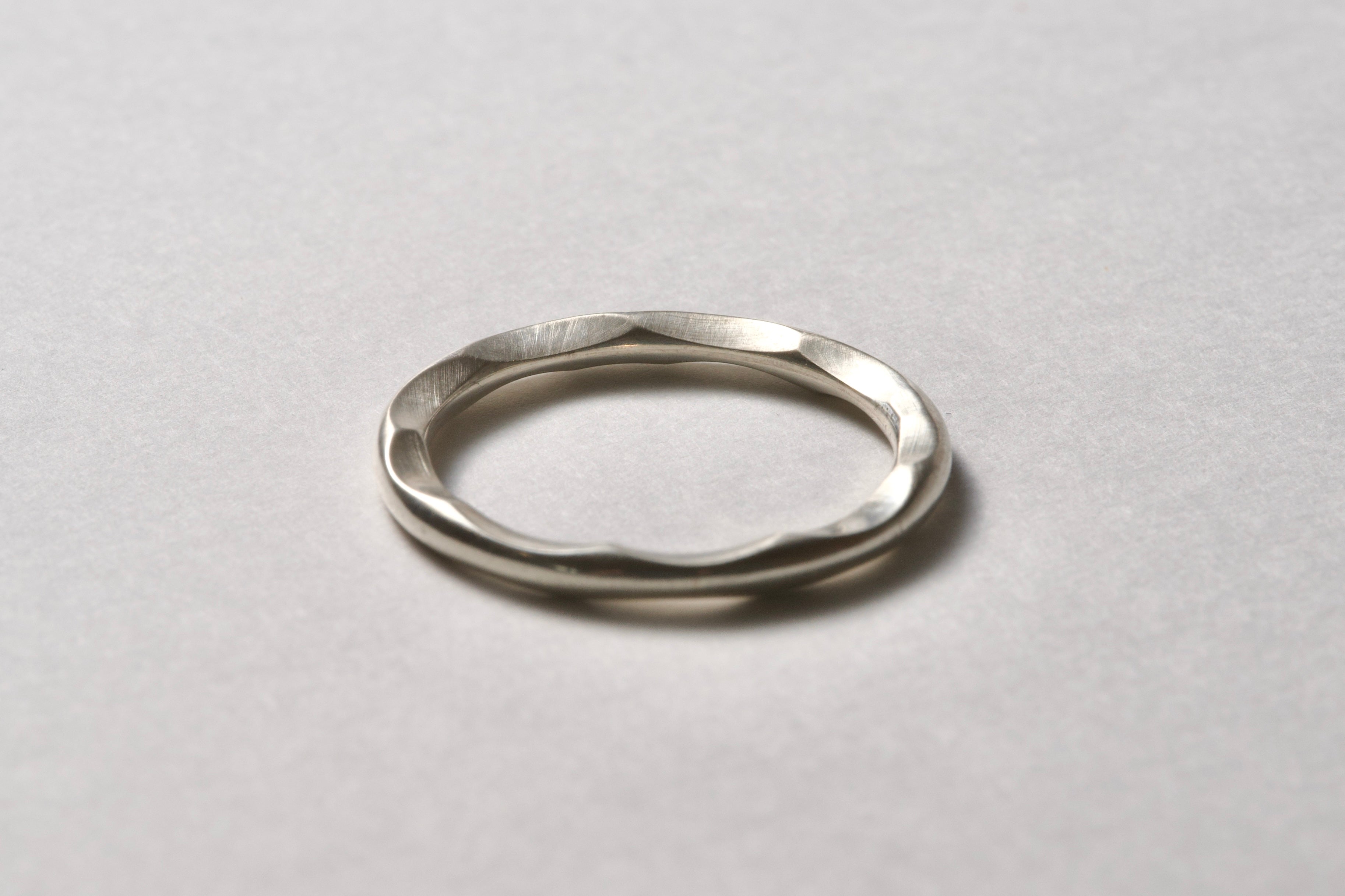 sv-wavy-ring.jpg?v=1775632511&